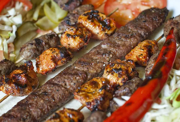 Válogatott hagyományos török kebab — Stock Fotó