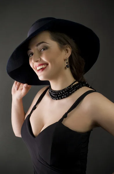Şapkalı güzel kız portresi — Stok fotoğraf