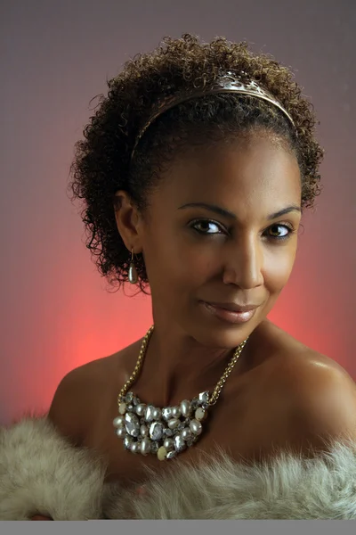 Mooie rijpe zwarte vrouw Headshot (2) — Stockfoto