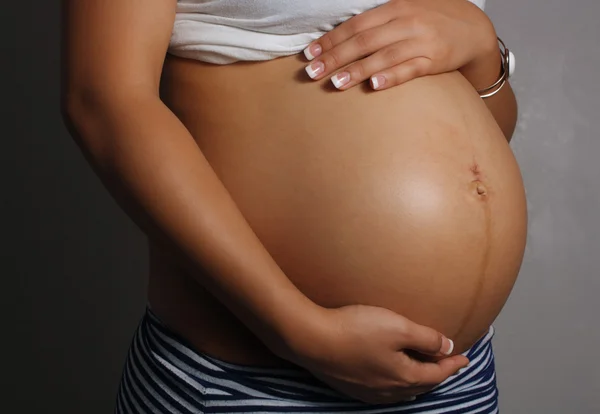 Hamile kadın göbek (1) — Stok fotoğraf