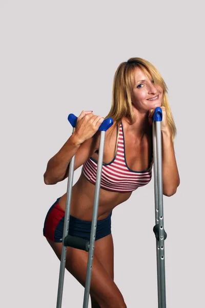 Beautiful Blonde Athlete on Crutches (2) — Stock Photo, Image