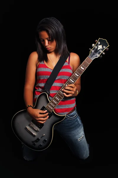 Krásné dospívající dívka kytarista (4) — Stock fotografie