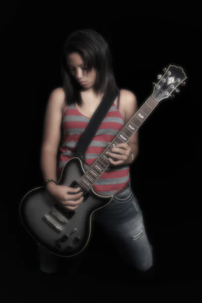 Schöne Teenager-Gitarristin (5)) — Stockfoto