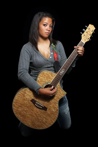 Härlig tonåring flicka gitarrist (7) — Stockfoto