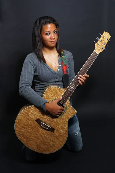 Piękne nastolatki gitarzysta dziewczyna (8) — Zdjęcie stockowe