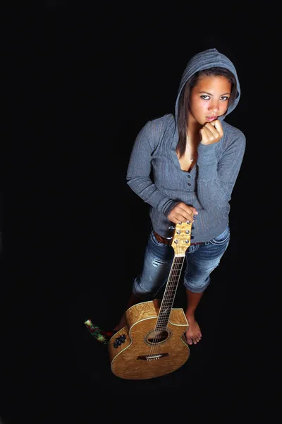 Härlig tonåring flicka gitarrist (10) — Stockfoto