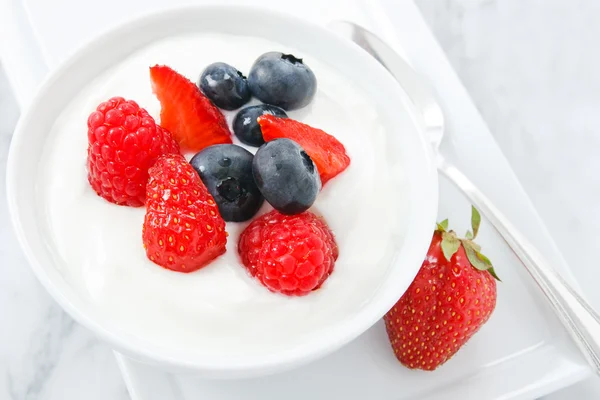 Summer Fruit and Yogurt — Stock Photo, Image