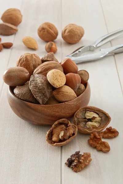 Smíšený ořechy s Louskáček — Stock fotografie