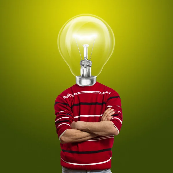 Mężczyzna w czerwonym i Główka lampy — Zdjęcie stockowe