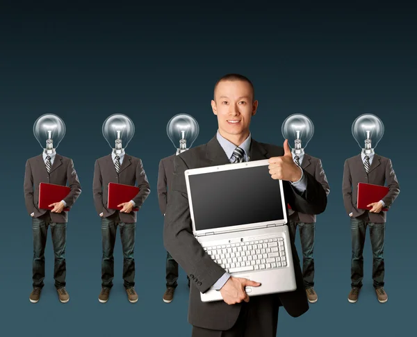 Lampa głowa biznesmeni z laptopa — Zdjęcie stockowe