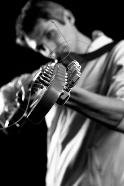 Mężczyzna z gitara — Zdjęcie stockowe