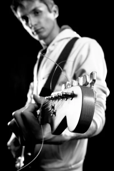 Αρσενικό με κιθάρα — Φωτογραφία Αρχείου