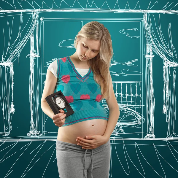 Tenera femmina incinta — Foto Stock