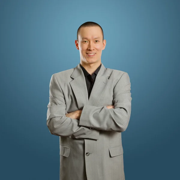 Азиатский мужчина в костюме — стоковое фото