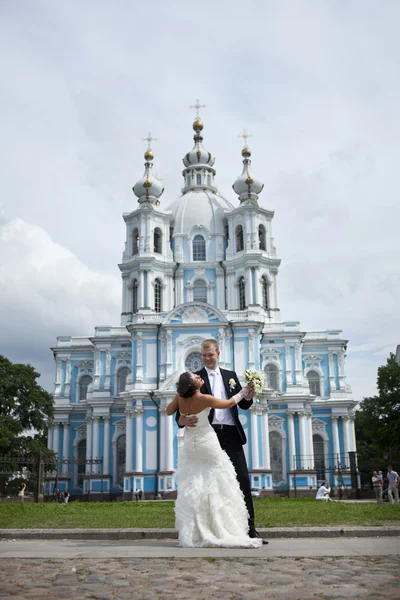 Feliz recién casados. —  Fotos de Stock