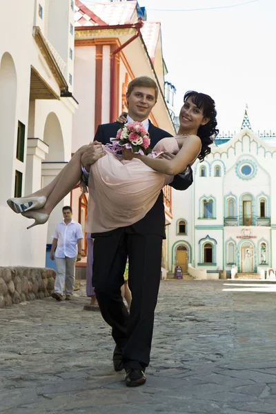 Happy newlyweds — Stock Photo, Image