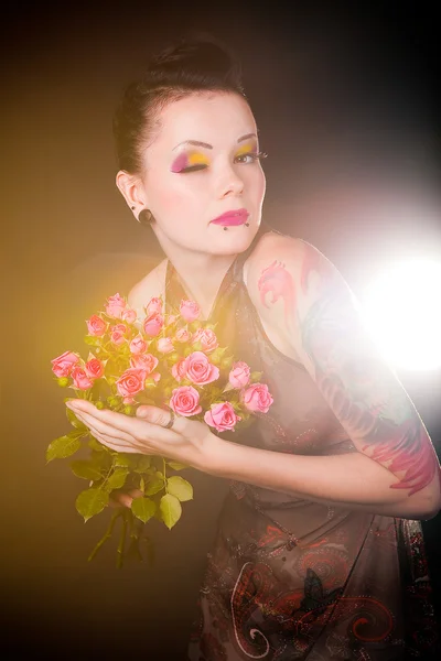 Menina sexy com rosas — Fotografia de Stock
