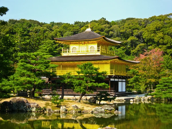 Замок Kinkakuji, Золотистий павільйон, в Кіото, Японія — стокове фото