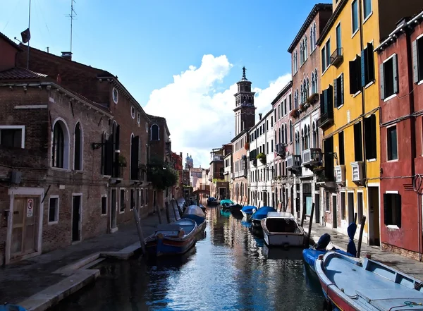 Een rustige transactie van grachten in Venetië Italië — Stockfoto