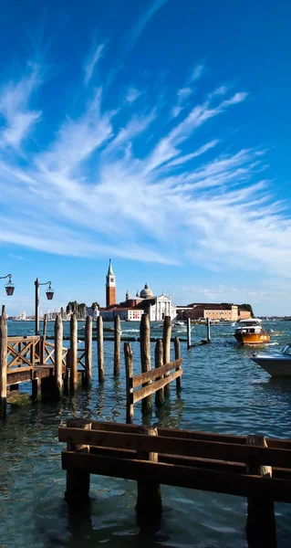 Pohled z přístavu san marco v Benátkách, Itálie — Stock fotografie