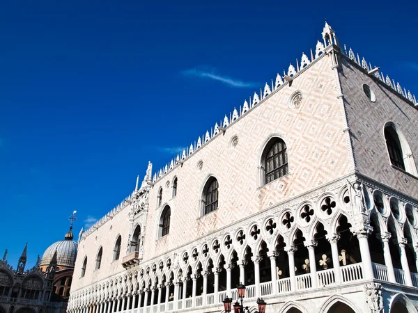 Dóžecí palác, Katedrála San marco v Benátkách — Stock fotografie
