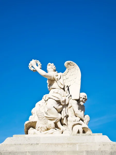 Staty i fasaden på versailles chateau ingången — Stockfoto