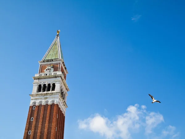 Mavi gökyüzü San marco Kilisesi, Venedik İtalya — Stok fotoğraf