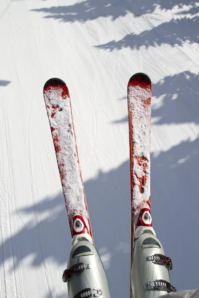 Ski und Schnee Hintergrund — Stockfoto