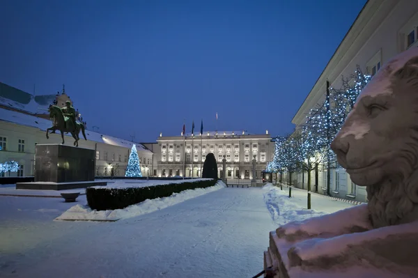 Prezidentský palác ve Varšavě v zimním období — Stock fotografie