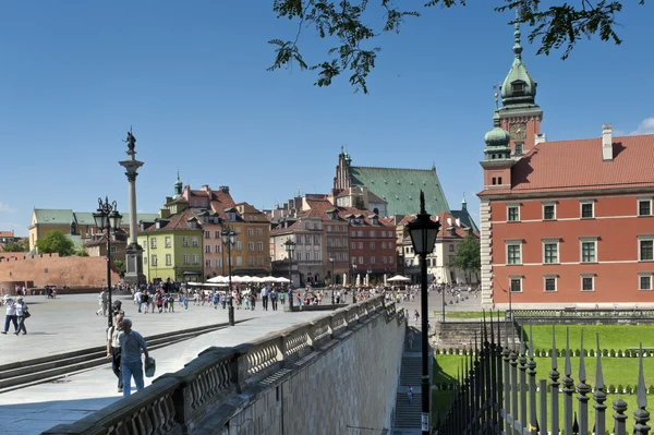 Vista panorâmica do castelo real em Varsóvia — Fotografia de Stock