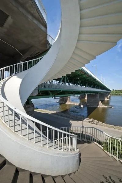 Moderna steg och bro — Stockfoto
