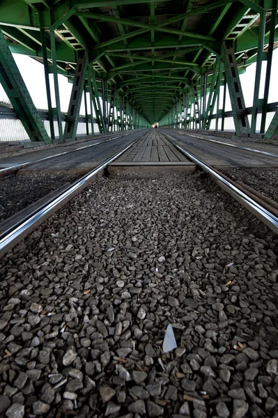 Stali i drewniany most w Warszawie — Zdjęcie stockowe