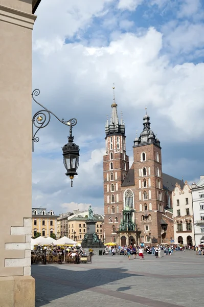 Мариацкий храм в Кракове, Польша — стоковое фото