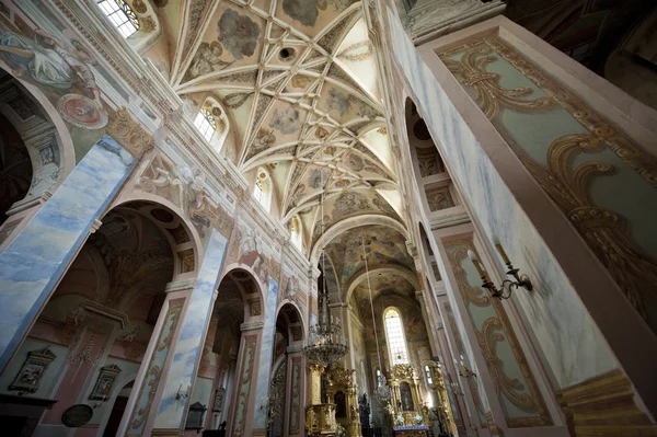 Wnętrze kościoła Saint Martin w Opatów — Zdjęcie stockowe
