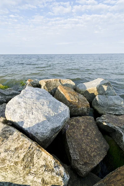 Rocks on the beach — Stock Photo, Image