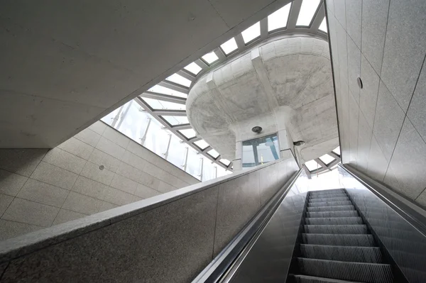 Estação de metrô de arquitetura moderna — Fotografia de Stock