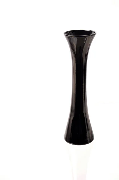 Чёрная ваза изолирована — стоковое фото