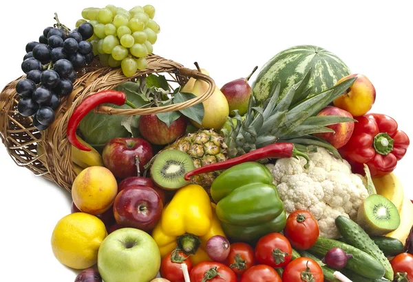 El grupo de verduras y frutas en el cesto — Foto de Stock