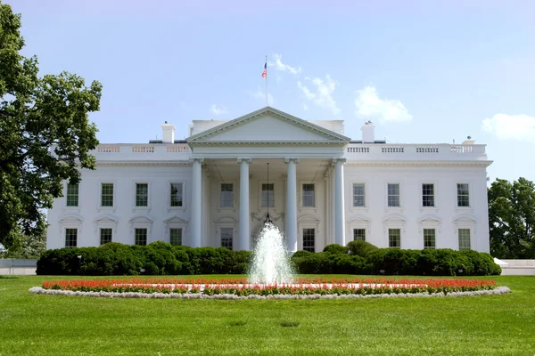 White House. Official residence and principal workplace of the P — Stock Photo, Image