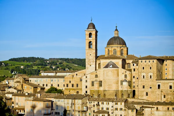 Uitzicht op de stad Urbino, Italië — Stockfoto