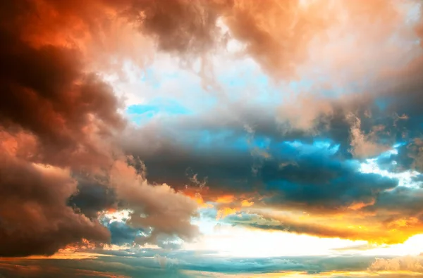 Cloudscape dramatyczny zachód — Zdjęcie stockowe