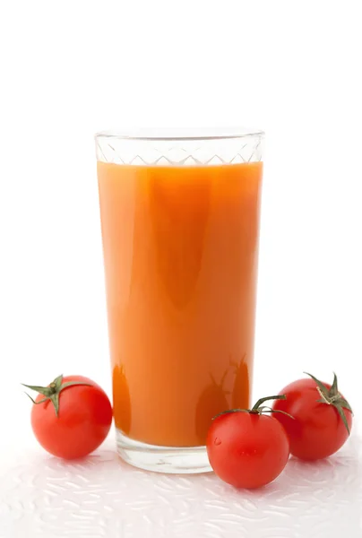 Jugo de verduras frescas con tomates — Foto de Stock