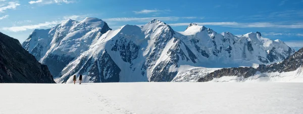 Melewati gletser — Stok Foto