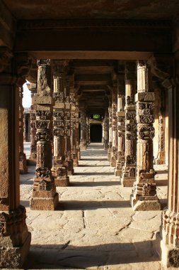 qutub minar ayağı