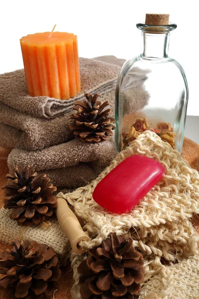 Seife, Handtücher und Kerzen — Stockfoto