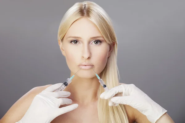 Blonde and botox injection 2 — Stock Photo, Image