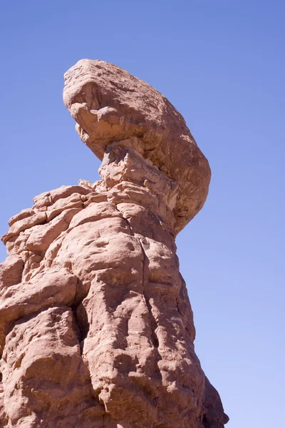 Zrównoważony rock w utah arches national park — Zdjęcie stockowe