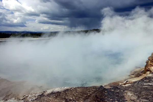 Storm rolling over the Grand Springs in Yellowstone National — Stock Photo, Image