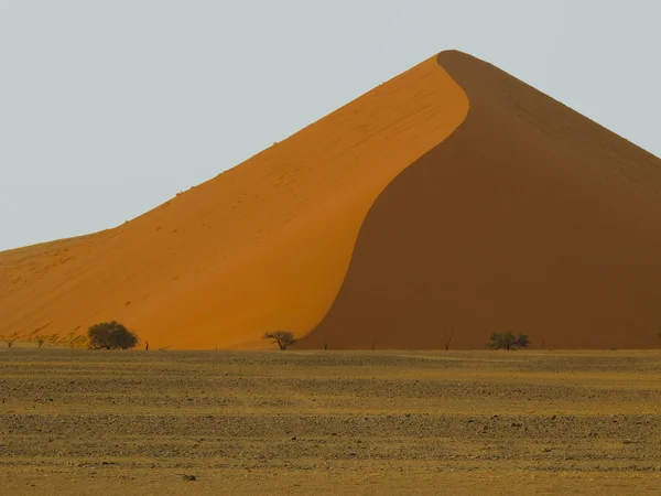 Homok dűne a namib-nauktuft nemzeti parkban Namíbia — Stock Fotó