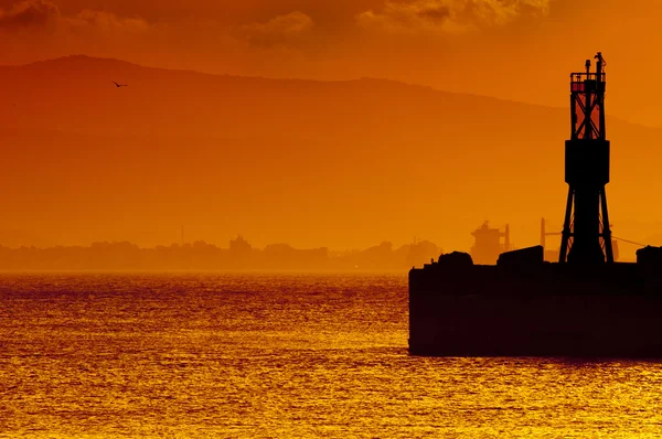 Goldener Sonnenuntergang im Hafen von Gibraltar — Stockfoto